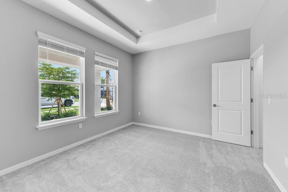 Active With Contract: $706,986 (5 beds, 4 baths, 3165 Square Feet)