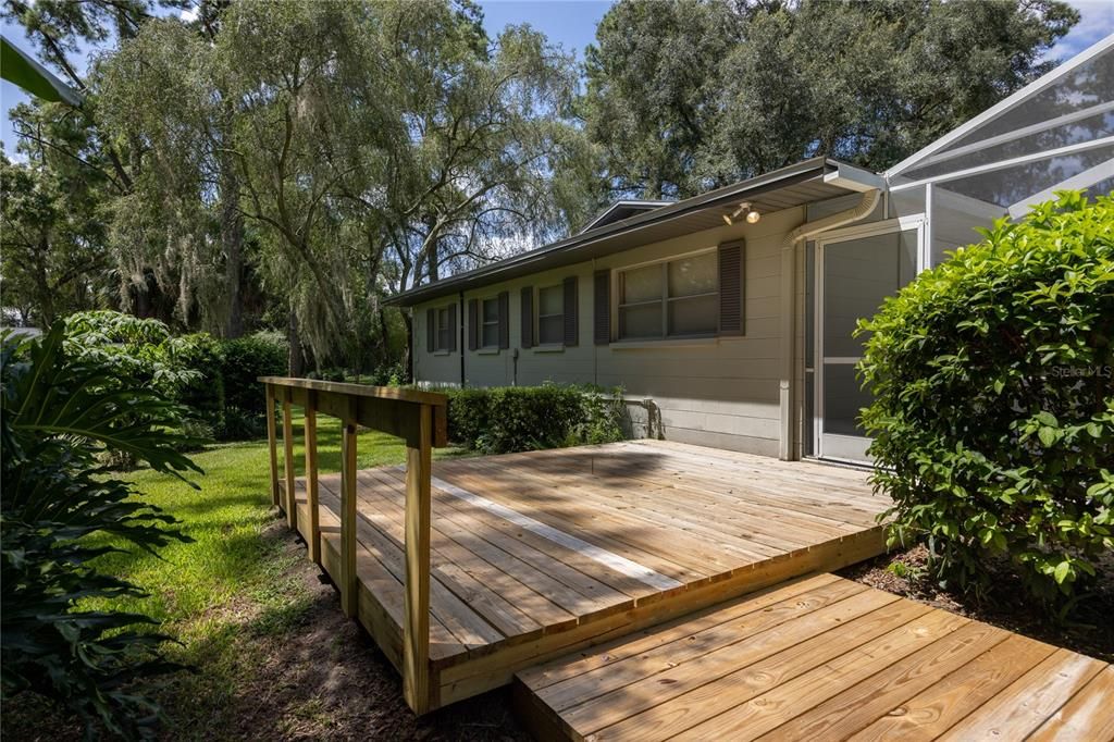 Active With Contract: $399,000 (3 beds, 2 baths, 2718 Square Feet)