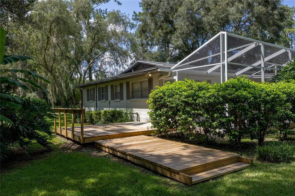 Active With Contract: $399,000 (3 beds, 2 baths, 2718 Square Feet)