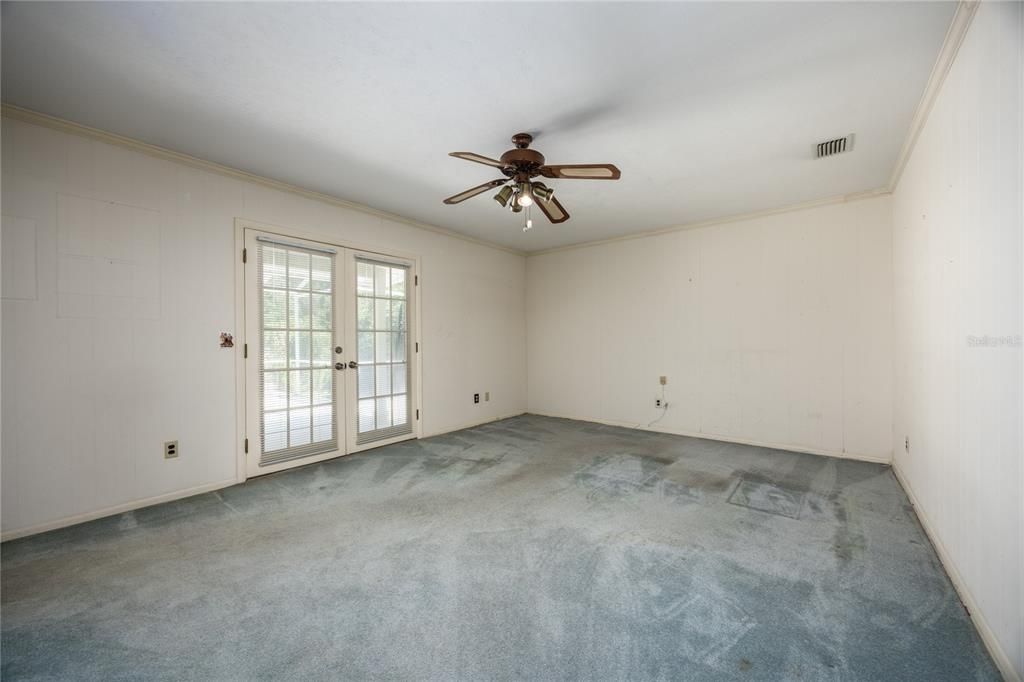 Active With Contract: $399,000 (3 beds, 2 baths, 2718 Square Feet)