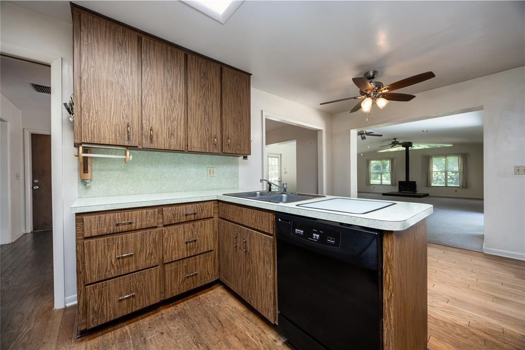 Active With Contract: $399,000 (3 beds, 2 baths, 2718 Square Feet)