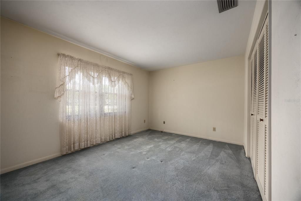 Active With Contract: $399,000 (3 beds, 2 baths, 2718 Square Feet)