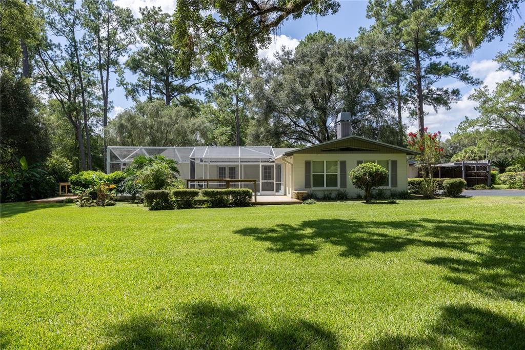 Active With Contract: $399,000 (3 beds, 2 baths, 2718 Square Feet)