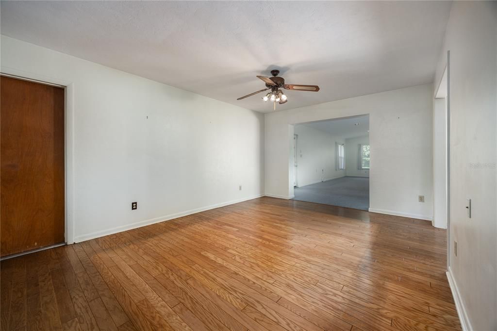 Active With Contract: $399,000 (3 beds, 2 baths, 2718 Square Feet)