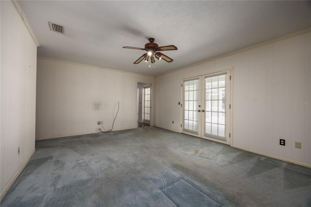 Active With Contract: $399,000 (3 beds, 2 baths, 2718 Square Feet)