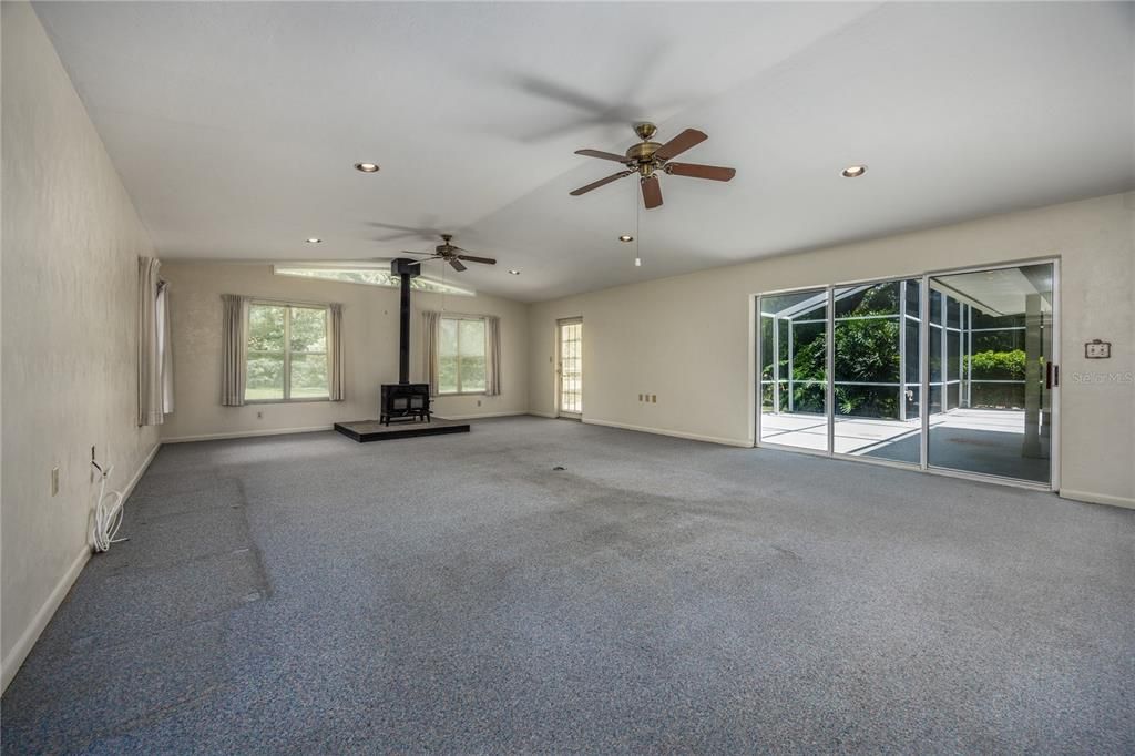 Active With Contract: $399,000 (3 beds, 2 baths, 2718 Square Feet)