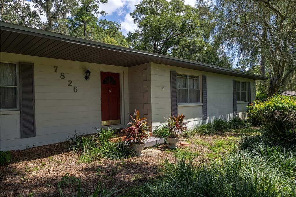 Active With Contract: $399,000 (3 beds, 2 baths, 2718 Square Feet)