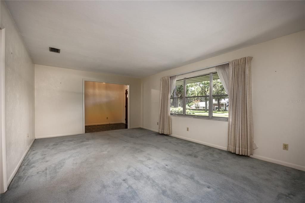 Active With Contract: $399,000 (3 beds, 2 baths, 2718 Square Feet)