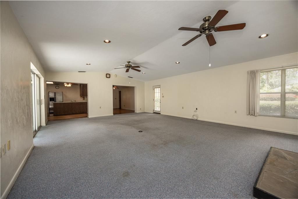 Active With Contract: $399,000 (3 beds, 2 baths, 2718 Square Feet)