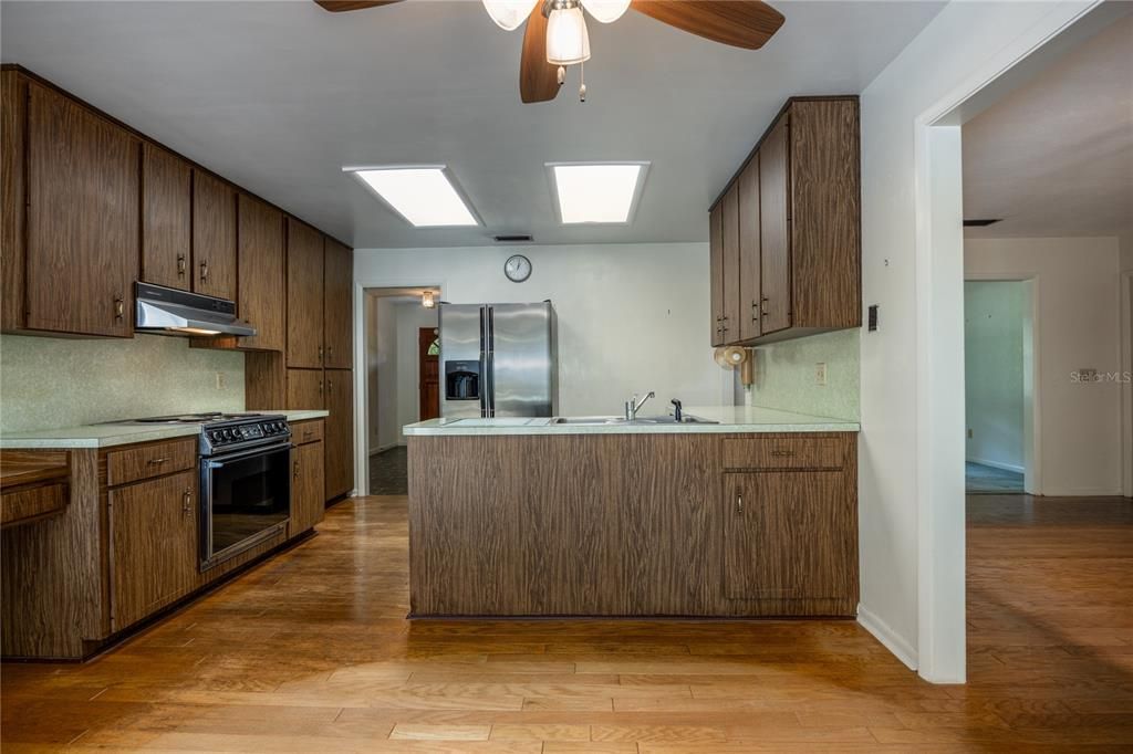 Active With Contract: $399,000 (3 beds, 2 baths, 2718 Square Feet)