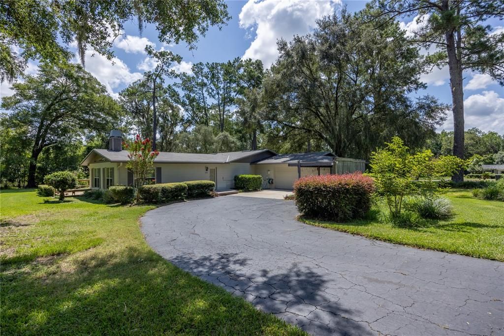 Active With Contract: $399,000 (3 beds, 2 baths, 2718 Square Feet)