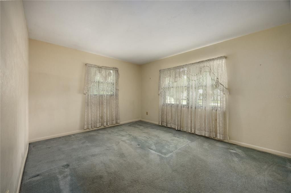 Active With Contract: $399,000 (3 beds, 2 baths, 2718 Square Feet)