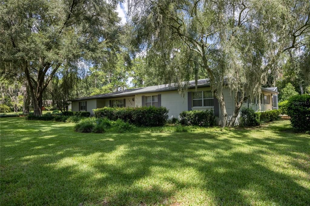 Active With Contract: $399,000 (3 beds, 2 baths, 2718 Square Feet)