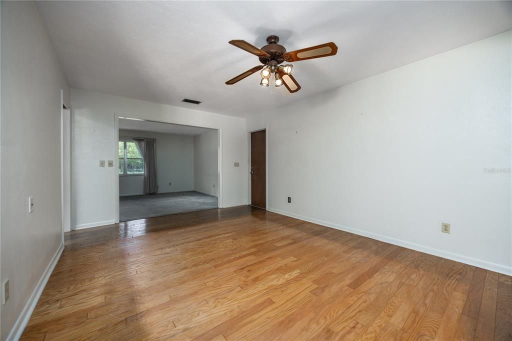 Active With Contract: $399,000 (3 beds, 2 baths, 2718 Square Feet)