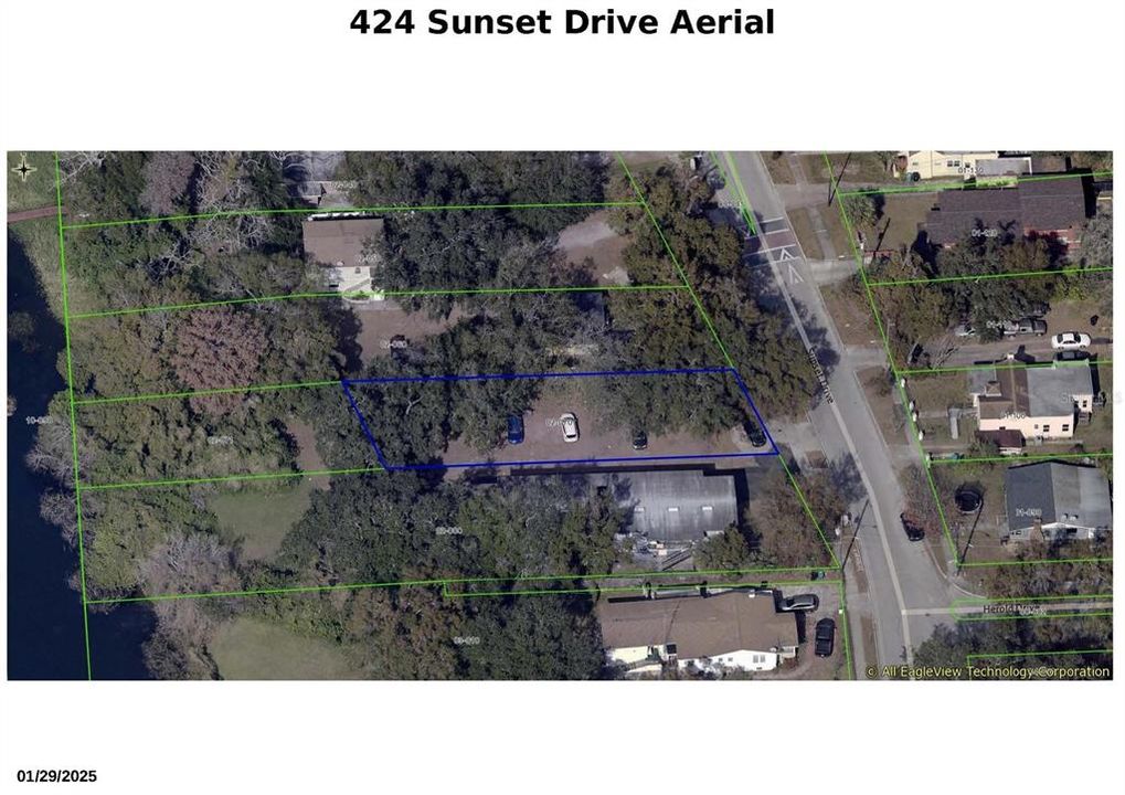 На продажу: $95,000 (0.18 acres)