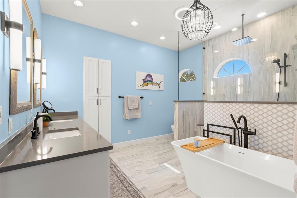 合同活跃: $2,350,000 (5 贝兹, 3 浴室, 5900 平方英尺)