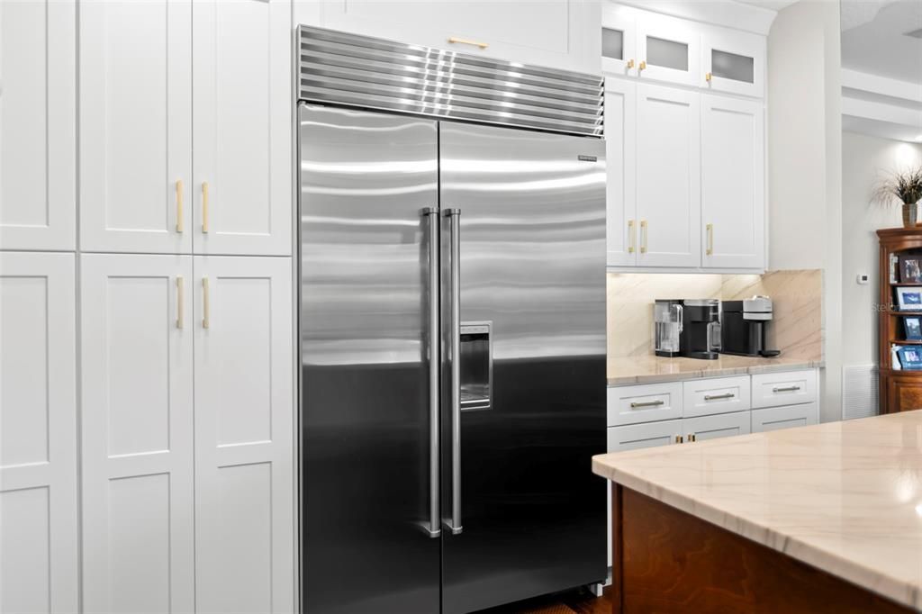 合同活跃: $2,350,000 (5 贝兹, 3 浴室, 5900 平方英尺)