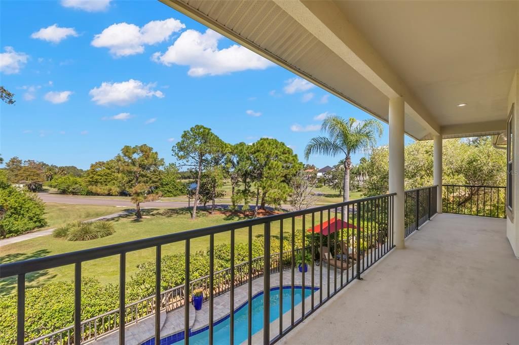 合同活跃: $2,350,000 (5 贝兹, 3 浴室, 5900 平方英尺)