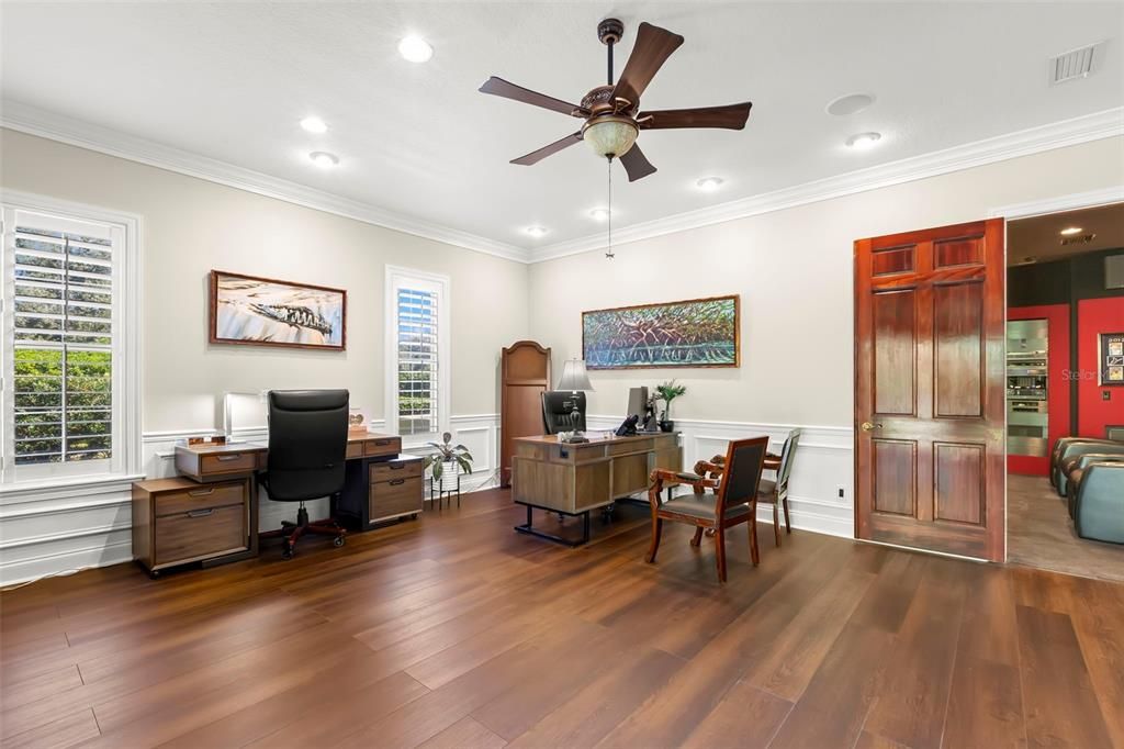 合同活跃: $2,350,000 (5 贝兹, 3 浴室, 5900 平方英尺)