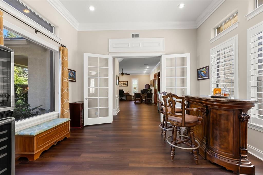 合同活跃: $2,350,000 (5 贝兹, 3 浴室, 5900 平方英尺)