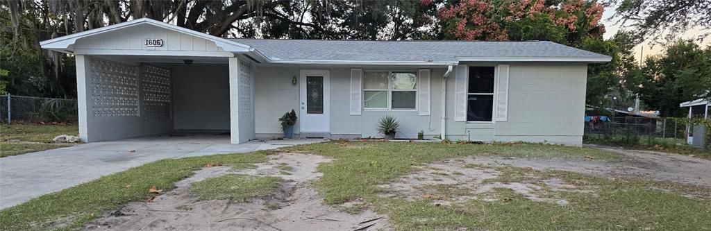 Activo con contrato: $109,900 (4 camas, 1 baños, 1318 Pies cuadrados)