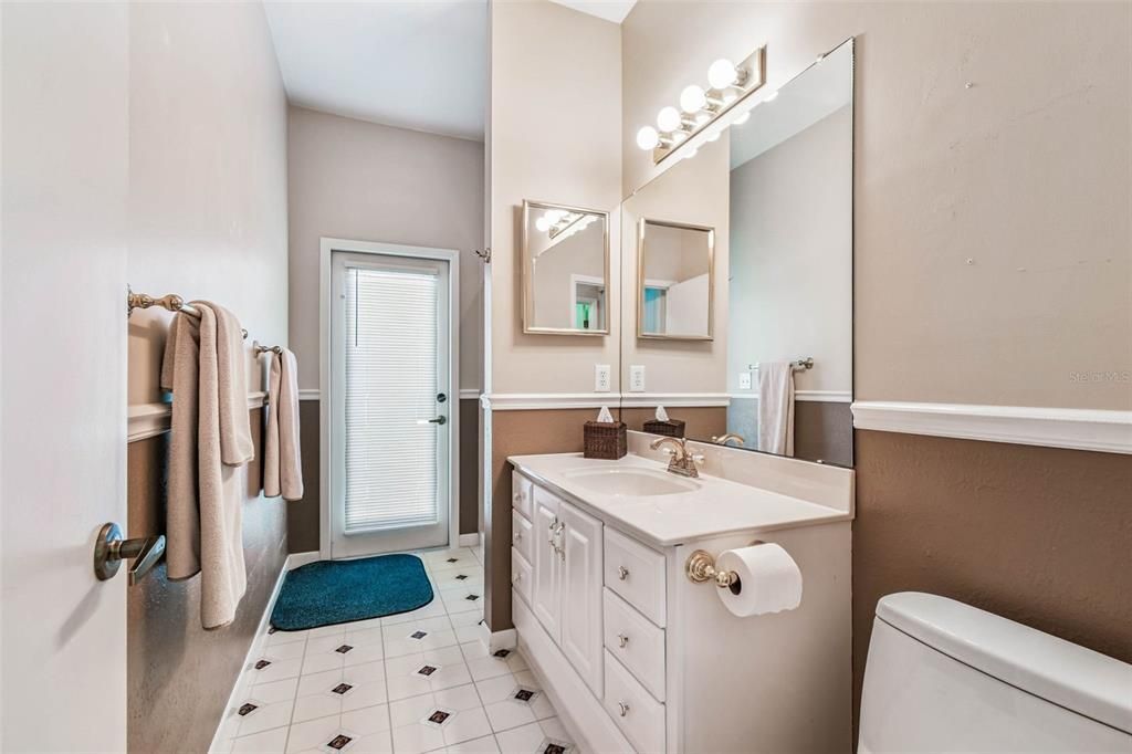 Под контрактом: $597,000 (4 спален, 3 ванн, 2490 Квадратных фут)