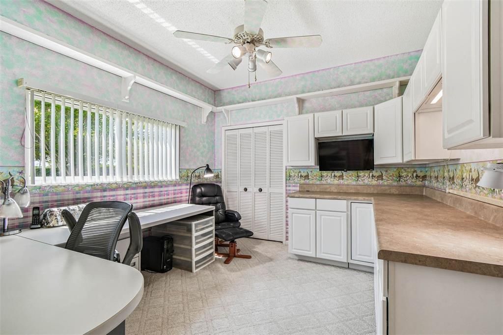 Под контрактом: $597,000 (4 спален, 3 ванн, 2490 Квадратных фут)