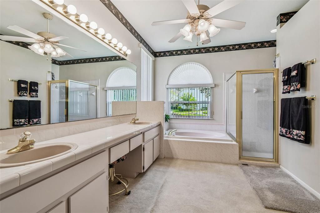 Под контрактом: $597,000 (4 спален, 3 ванн, 2490 Квадратных фут)