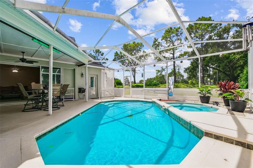 Под контрактом: $597,000 (4 спален, 3 ванн, 2490 Квадратных фут)