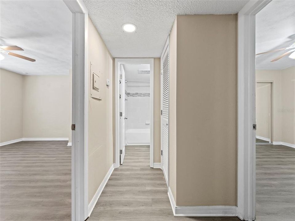 Под контрактом: $165,000 (2 спален, 1 ванн, 783 Квадратных фут)