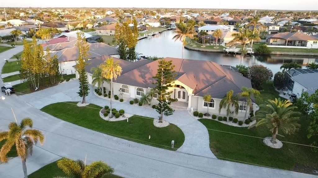 For Sale: $1,650,000 (4 beds, 4 baths, 4394 Square Feet)