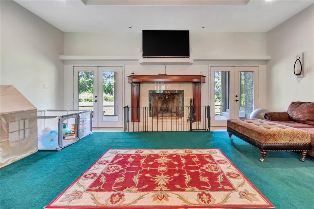 For Sale: $765,000 (5 beds, 4 baths, 4431 Square Feet)