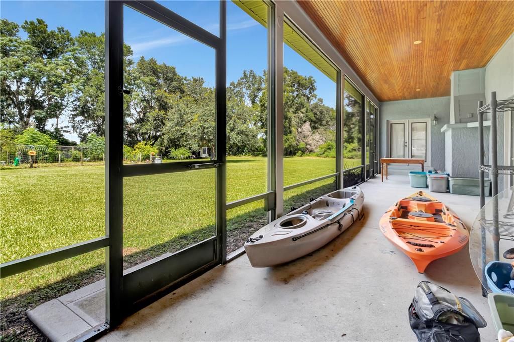 For Sale: $765,000 (5 beds, 4 baths, 4431 Square Feet)