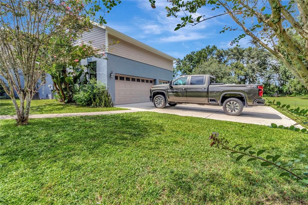 For Sale: $765,000 (5 beds, 4 baths, 4431 Square Feet)