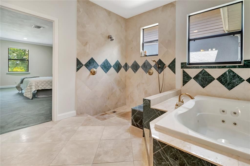 For Sale: $765,000 (5 beds, 4 baths, 4431 Square Feet)