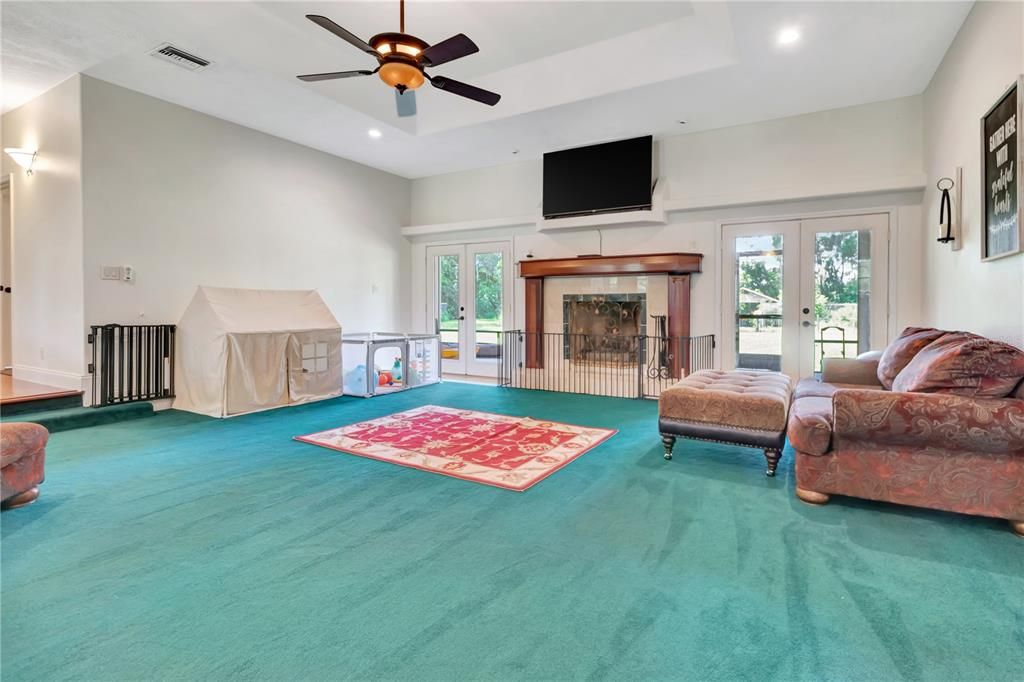 For Sale: $765,000 (5 beds, 4 baths, 4431 Square Feet)