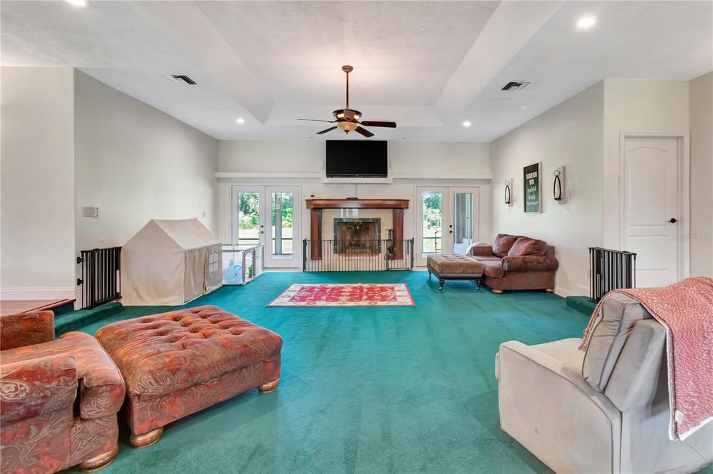 For Sale: $765,000 (5 beds, 4 baths, 4431 Square Feet)