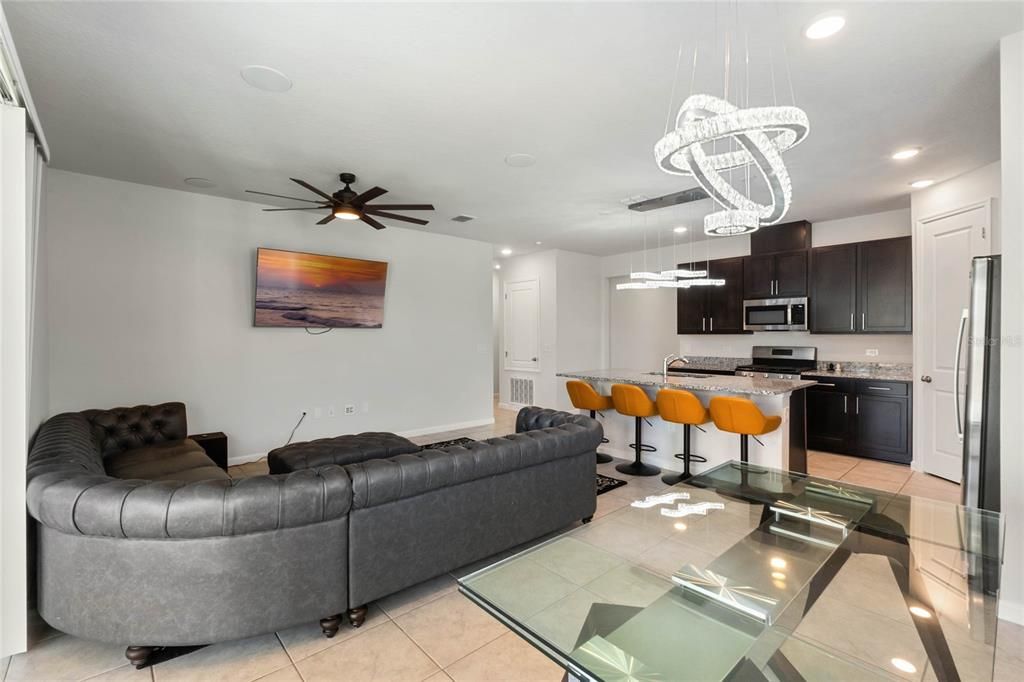 Active With Contract: $279,900 (3 beds, 2 baths, 1437 Square Feet)