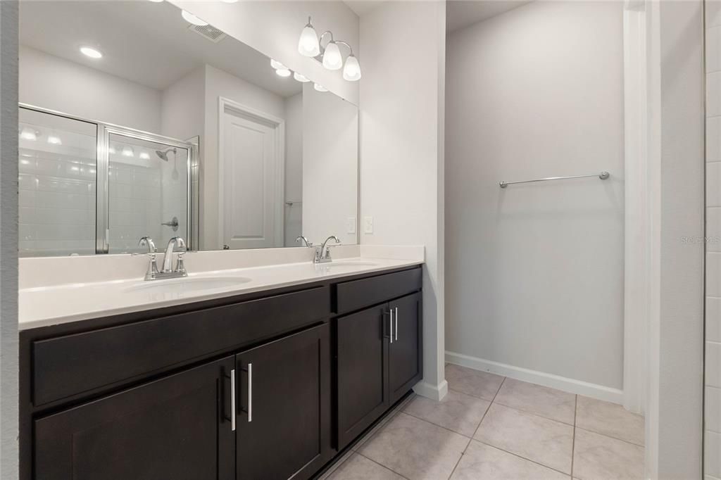 Active With Contract: $279,900 (3 beds, 2 baths, 1437 Square Feet)