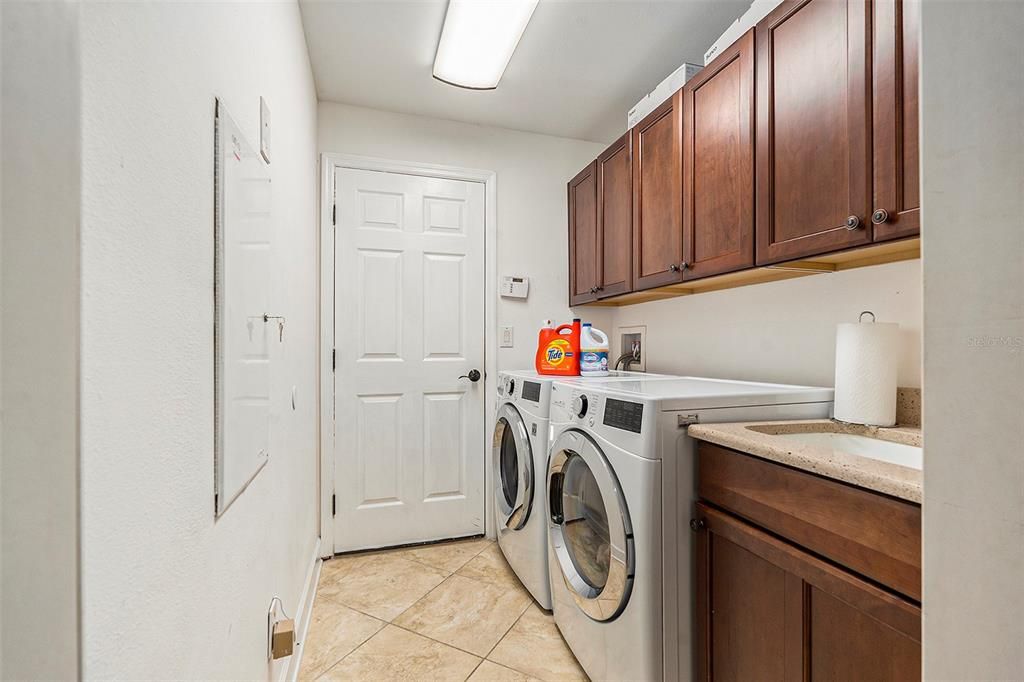 Active With Contract: $320,000 (2 beds, 2 baths, 1852 Square Feet)