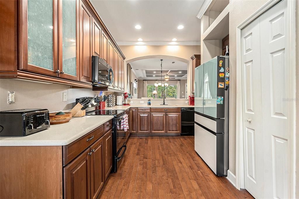 Active With Contract: $320,000 (2 beds, 2 baths, 1852 Square Feet)