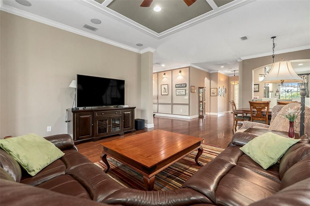 Active With Contract: $320,000 (2 beds, 2 baths, 1852 Square Feet)