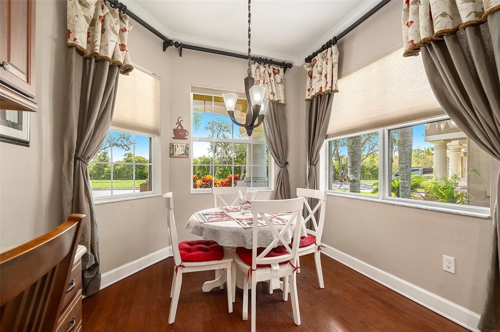 Active With Contract: $320,000 (2 beds, 2 baths, 1852 Square Feet)