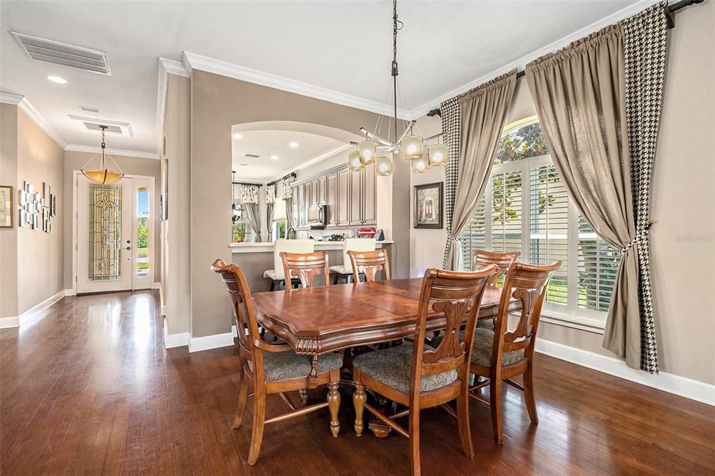 Active With Contract: $320,000 (2 beds, 2 baths, 1852 Square Feet)