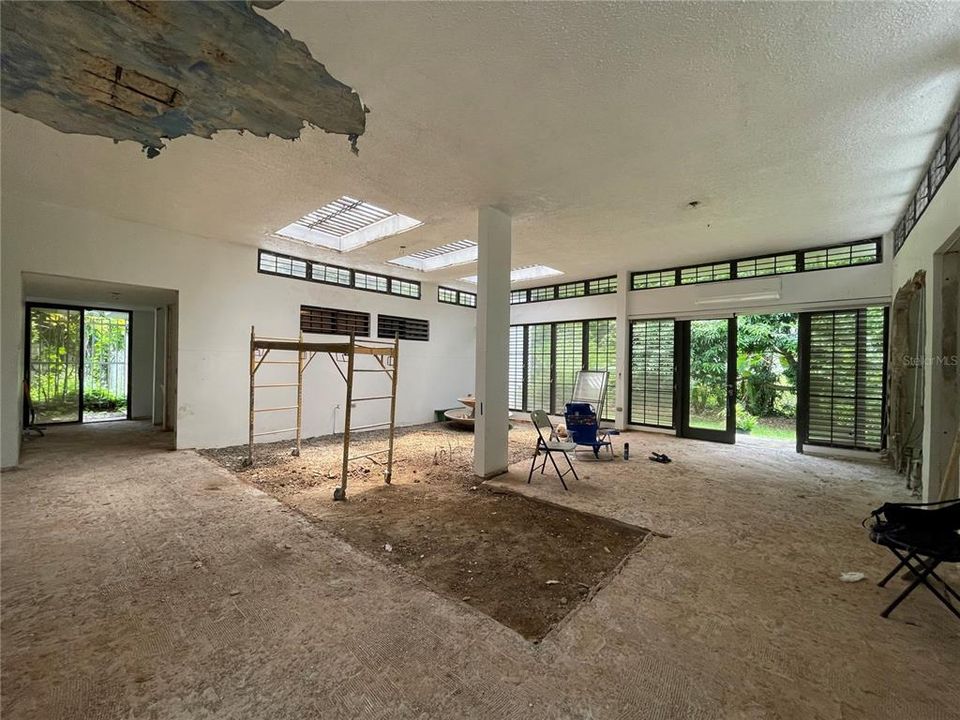 En Venta: $695,000 (4 camas, 4 baños, 3037 Pies cuadrados)