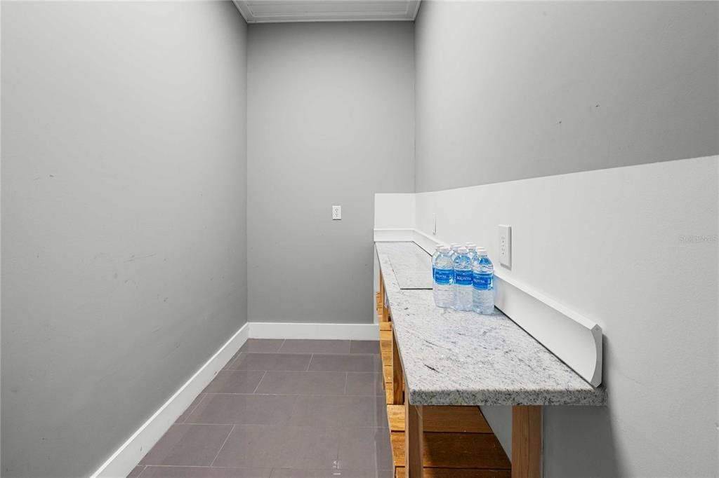 Active With Contract: $968,000 (3 beds, 3 baths, 2918 Square Feet)