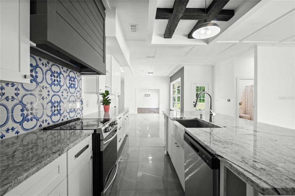 Active With Contract: $968,000 (3 beds, 3 baths, 2918 Square Feet)