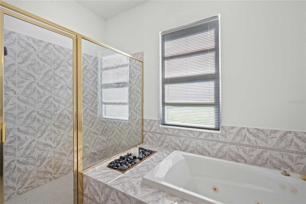 Active With Contract: $968,000 (3 beds, 3 baths, 2918 Square Feet)