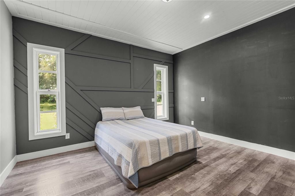 Active With Contract: $968,000 (3 beds, 3 baths, 2918 Square Feet)