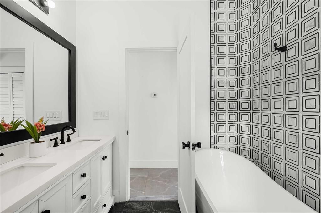 Active With Contract: $968,000 (3 beds, 3 baths, 2918 Square Feet)